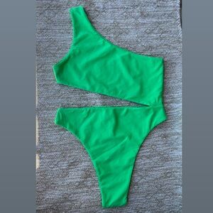NWOT Nyud Swim Bermuda One Piece Swim Shishito Green Size Large